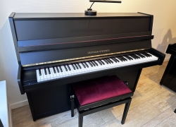 grotrian steinweg piano matzwart 110 cm 2