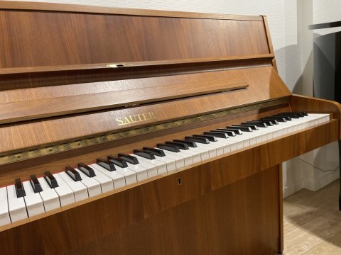 Sauter piano 108 cm noten gesatineerd 3