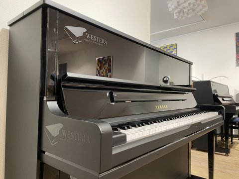 Yamaha piano zwart yus1 121cm huurinstrument 5